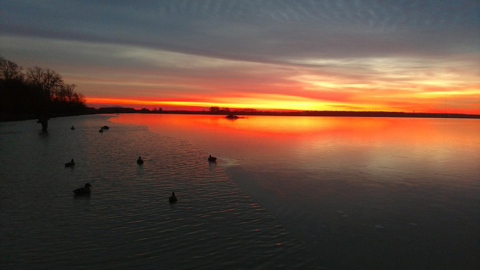 Un lac traversé par le fleuve